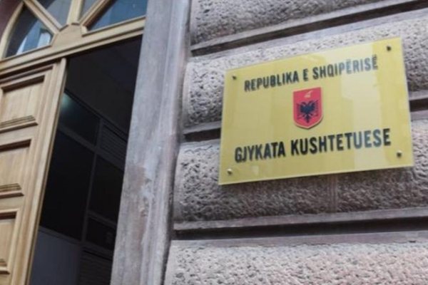 Kushtetuesja pranon pjes&euml;risht k&euml;rkes&euml;n e gjyqtar&euml;ve,