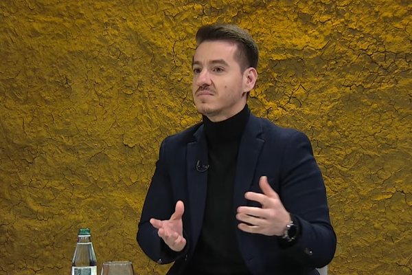 Nga student protestues, n&euml; Harvard! Historia e panjohur e Taulant