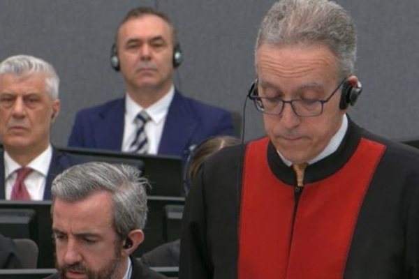 Avokati i Tha&ccedil;it: Flasim, flasim, por asnj&euml; prov&euml; nuk shohim!