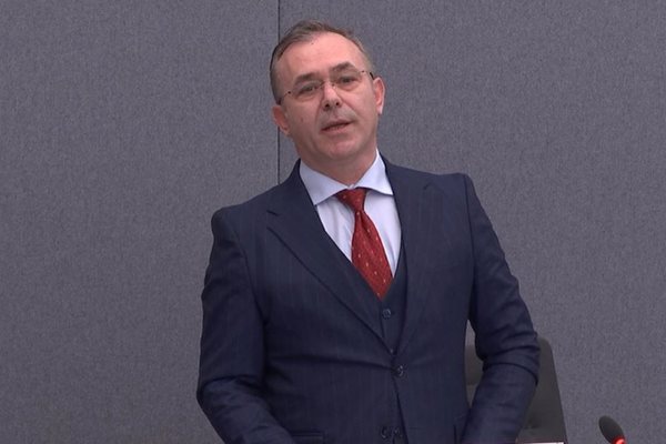 Rexhep Selimi: U&Ccedil;K nuk ishte parti politike, por ushtri &ccedil;lirimtare