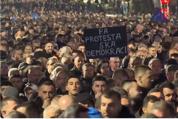 Live/ Nis protesta e Berish&euml;s. &Ccedil;far&euml; po ndodh para