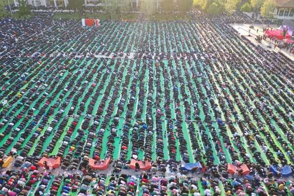 Ja kur falet Fit&euml;r Bajramit nes&euml;r n&euml; Sheshi Sk&euml;nderbej!