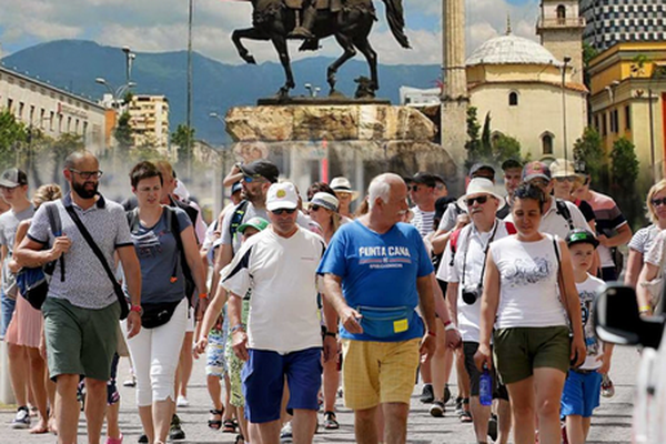 Turizmi n&euml; Shqip&euml;ri sh&euml;non rritje rekord n&euml; 2025. Ja sa