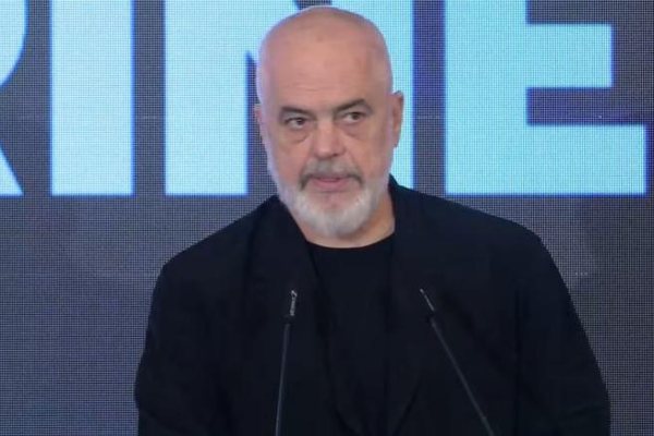 Resorti n&euml; Zv&euml;rnec! Ja &ccedil;far&euml; thot&euml; Rama!