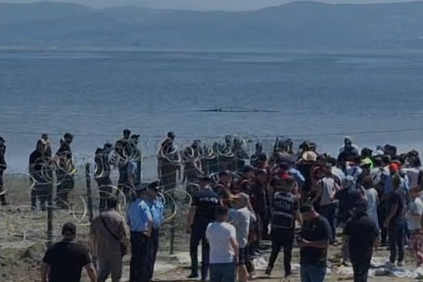 Rrethim dhe protest&euml;. &Ccedil;far&euml; po ndodh n&euml; Zv&euml;rnec?