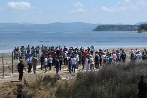 Dhuna ndaj protestuesve n&euml; Zv&euml;rnec, n&euml; pranga roja e