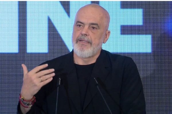 Rama reagon p&euml;r protestat n&euml; Zv&euml;rnec dhe dhun&euml;n e rojeve
