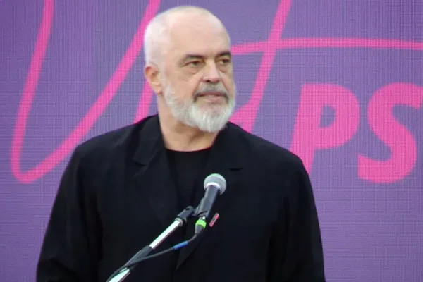 Protesta n&euml; Tiran&euml; p&euml;r Zv&euml;rnecin, Rama: Protestuesit pre e