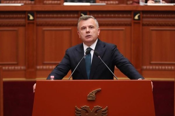 Balla i p&euml;rgjigjet Belerit p&euml;r Zv&euml;rnecin!