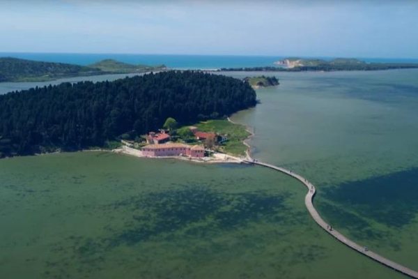 Besa, jo gjaku: Zv&euml;rneci dhe Shqip&euml;ria q&euml; ia vlen t&euml; ruhet