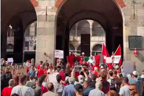 Italian&euml;t protestuesve shqiptar&euml;: Ikni dhe protestoni n&euml;