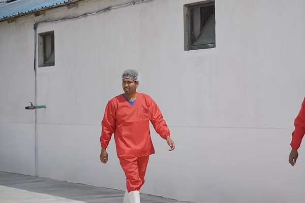 Ferma e derrave ku punojn&euml; burri, gruaja, djemt&euml; dhe dy