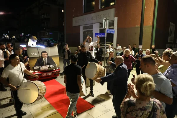 Nis festa e Vet&euml;vendosjes