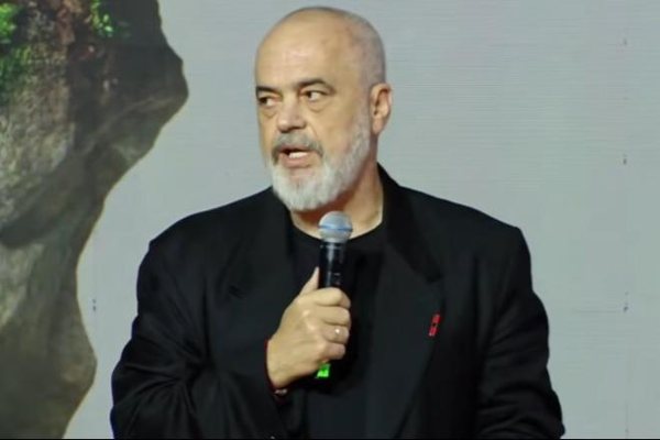 Rama i p&euml;rgjigjet Iranit: Po shqet&euml;soheni p&euml;r shqiptar&euml;t