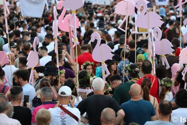 Rama: Greqia vazhdon t&euml; shitet te t&euml; huajt, neve na kan&euml; futur