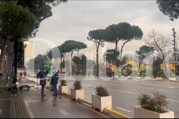 Foto/ K&euml;shtu duket bulevardi &ldquo;D&euml;shmor&euml;t e Kombit&rdquo;