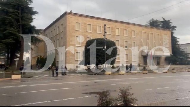 Foto/ Kështu duket bulevardi “Dëshmorët e Kombit”