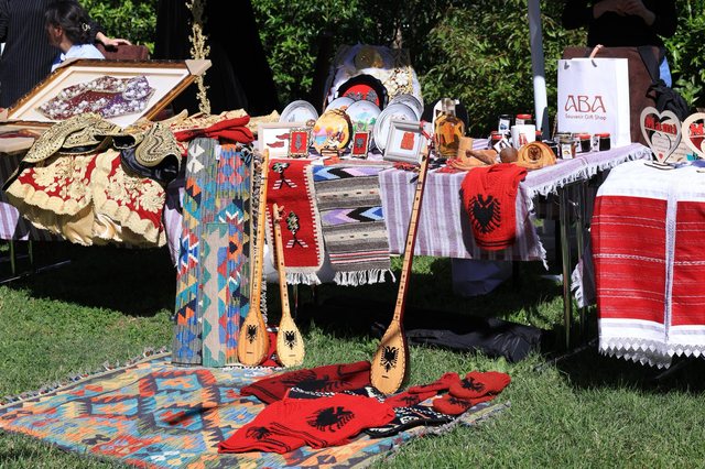 Gonxhja takohet me artizanët: Dëshmi e gjallë e