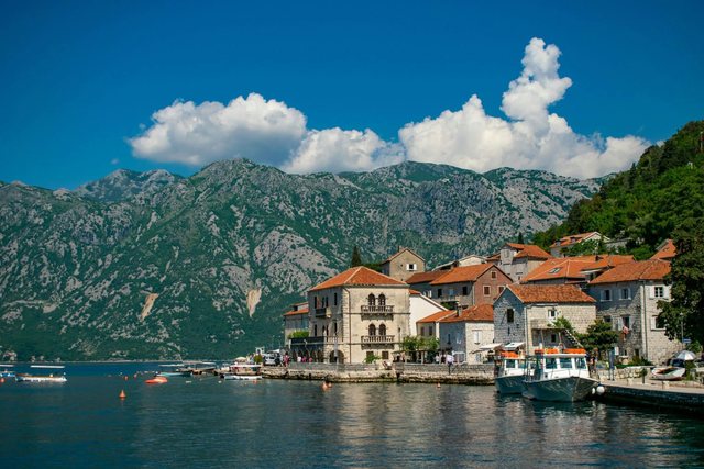 Luxus Magazine: Linda Rama dëshiron të rigjallërojë