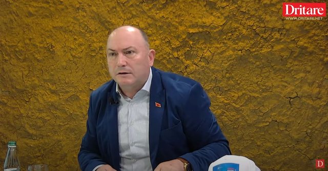 Azgan Haklaj: Familja ime në azil politik për shkak të