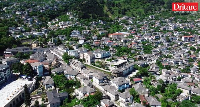 Mirela Kumbaro: Skuadra ime e Gjirokastrës!