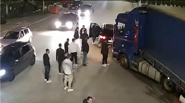 Pamjet e reja/ Momenti kur Bledjon Nallbati godet shoferin e kamionit në sy