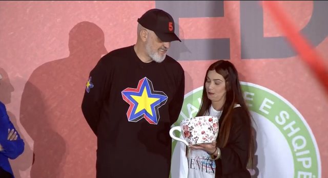 Rama lexon filxhanin në Fier. Ja çfarë i thotë për 11