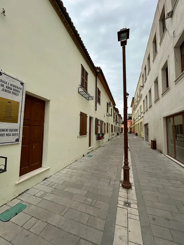 Vlora, Rruga e Hebrenjve, një monument për familjet izraelite!