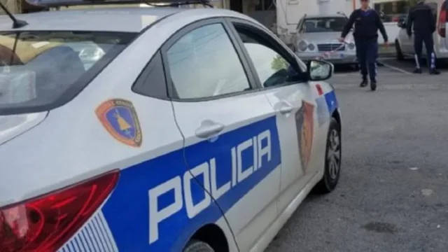 Fotografoi fletën e votimit në Tiranë, arrestohet