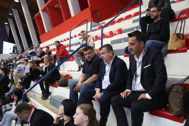 Fotot/ Vota e diasporës, Balla dhe Noka ndjekin bashkë numërimin