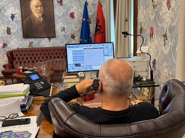 Rama bisedë telefonike me Hashim Thaçin: Komandanti ishte në