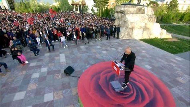 Nga bashkimi i shqiptarëve te bashkimi me Evropën. Dy fjalimet që