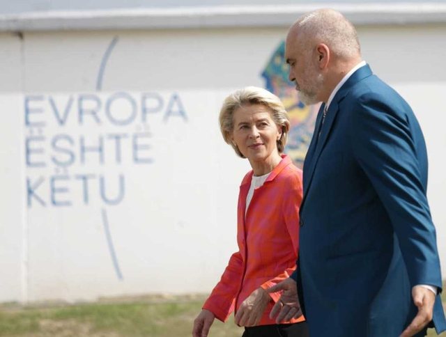Ursula von der Leyen: Jemi në Tiranë për të ndërtuar