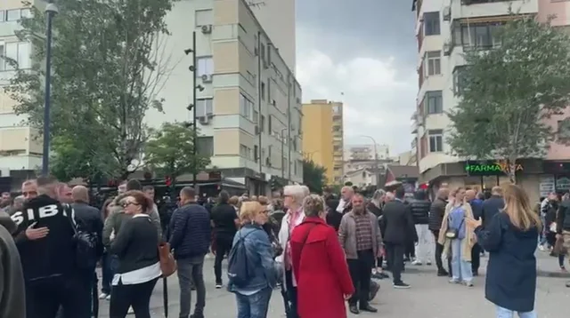 Protesta e PD-së për votën, ditën e Samitit mbledh pak
