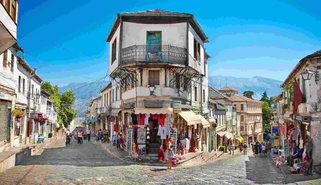 Media amerikane: Gjirokastra, qyteti magjepsës shqiptar që të