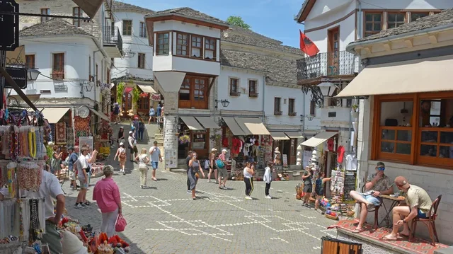 Islands jehonë Gjirokastrës: Qyteti i gurtë sharmant