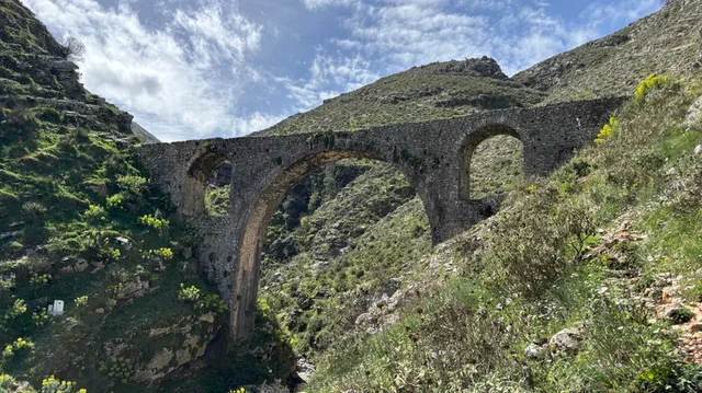 Islands jehonë Gjirokastrës: Qyteti i gurtë sharmant