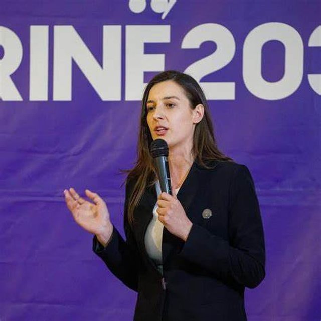 Zegjineja që sfidoi Bardhin në rrjete sociale, tani në Kuvend