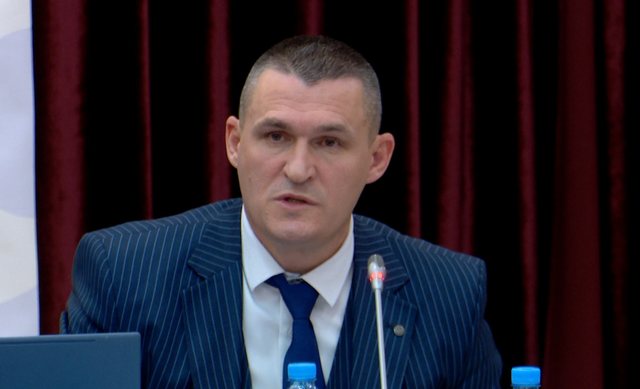 Altin Dumani: Goditëm një prej grupeve kriminale më të