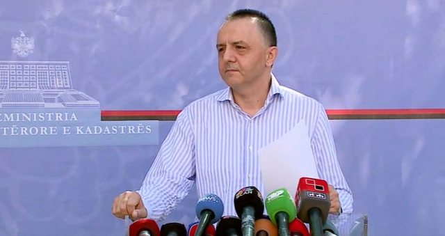Mamaja e Artan Lames tregon bisedën e fundit me të birin: Më tha,