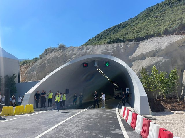 Rihapet tuneli i Llogarasë, pa pagesë deri në 15 shtator!