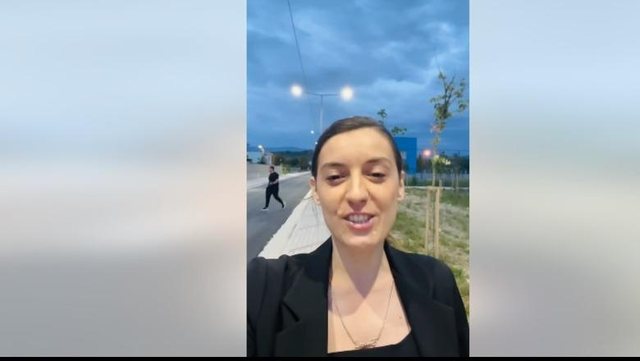 Zegjine Çaushi s'i ndahet Bardhit: Ça ke bërë o yll
