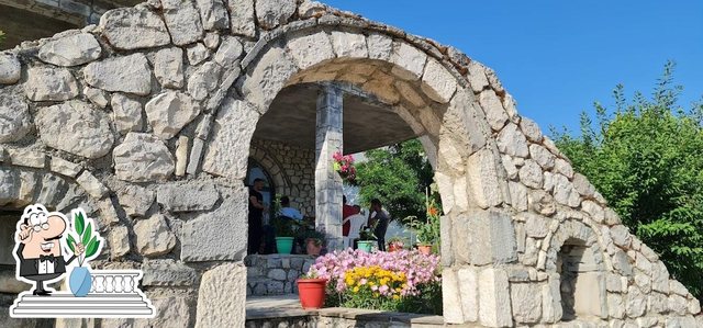 Shqiptarë e të huaj, ky restorant në fshat po i mahnit të