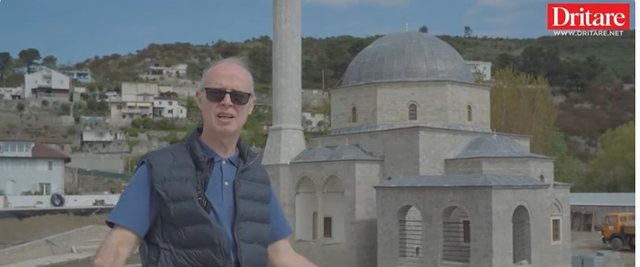 Në Xhaminë e Plumbit nuk hyn kushdo. Edit Durham u lejua, konsujt jo!