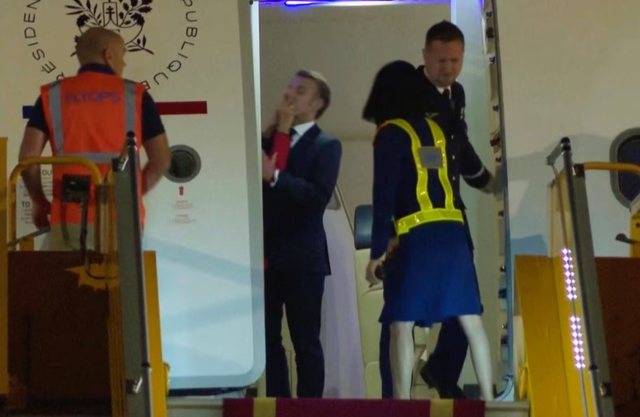 Macron reagon pas videos virale. Çfarë thotë ai për