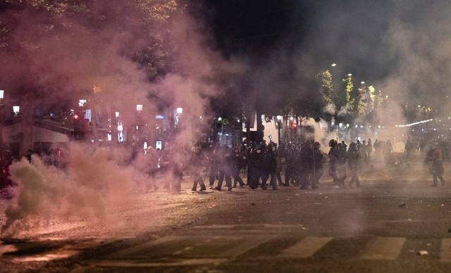 Fitorja historike e PSG-së kthehet në tragjedi. Një i vdekur dhe