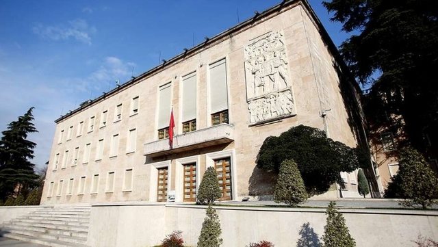 Punë në shtet për të rinjtë! Qeveria garanton