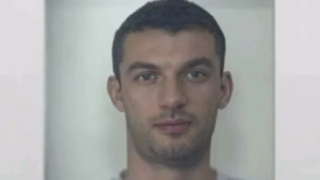 Si skenar filmash! Si i gjeti Erjon Alibej vrasësit e familjes së tij
