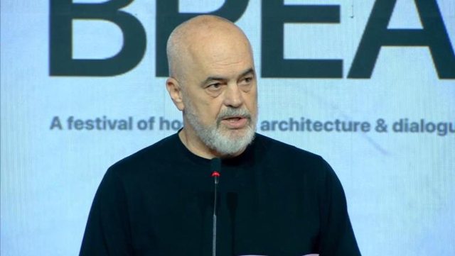 Rama: Shqipëria sot prodhon më shumë arkitekturë se e