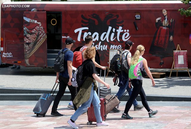 Sa shpenzuan turistët në tre muajt e parë në Shqipëri!